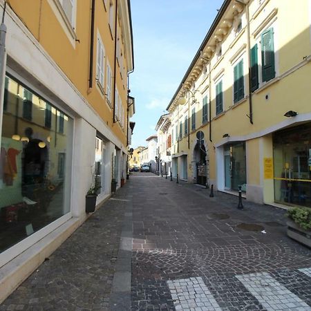 La Mansarda Di Juliette Appartement Desenzano del Garda Buitenkant foto