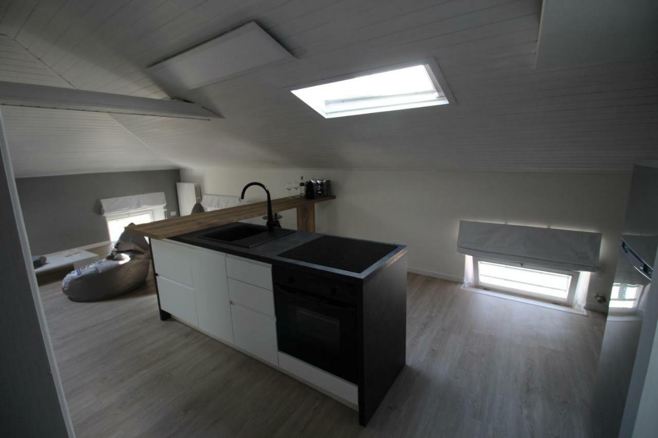 La Mansarda Di Juliette Appartement Desenzano del Garda Buitenkant foto