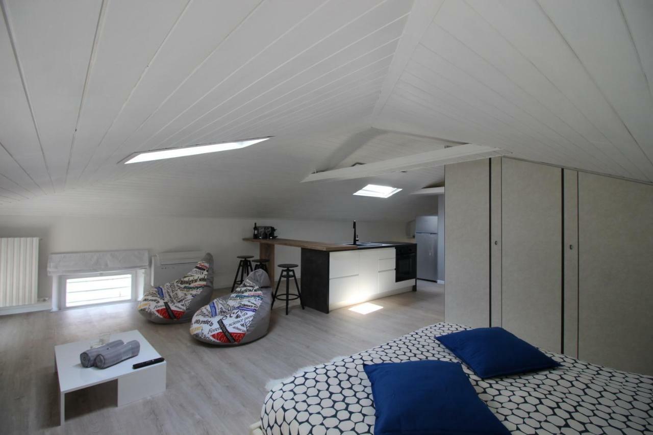 La Mansarda Di Juliette Appartement Desenzano del Garda Buitenkant foto