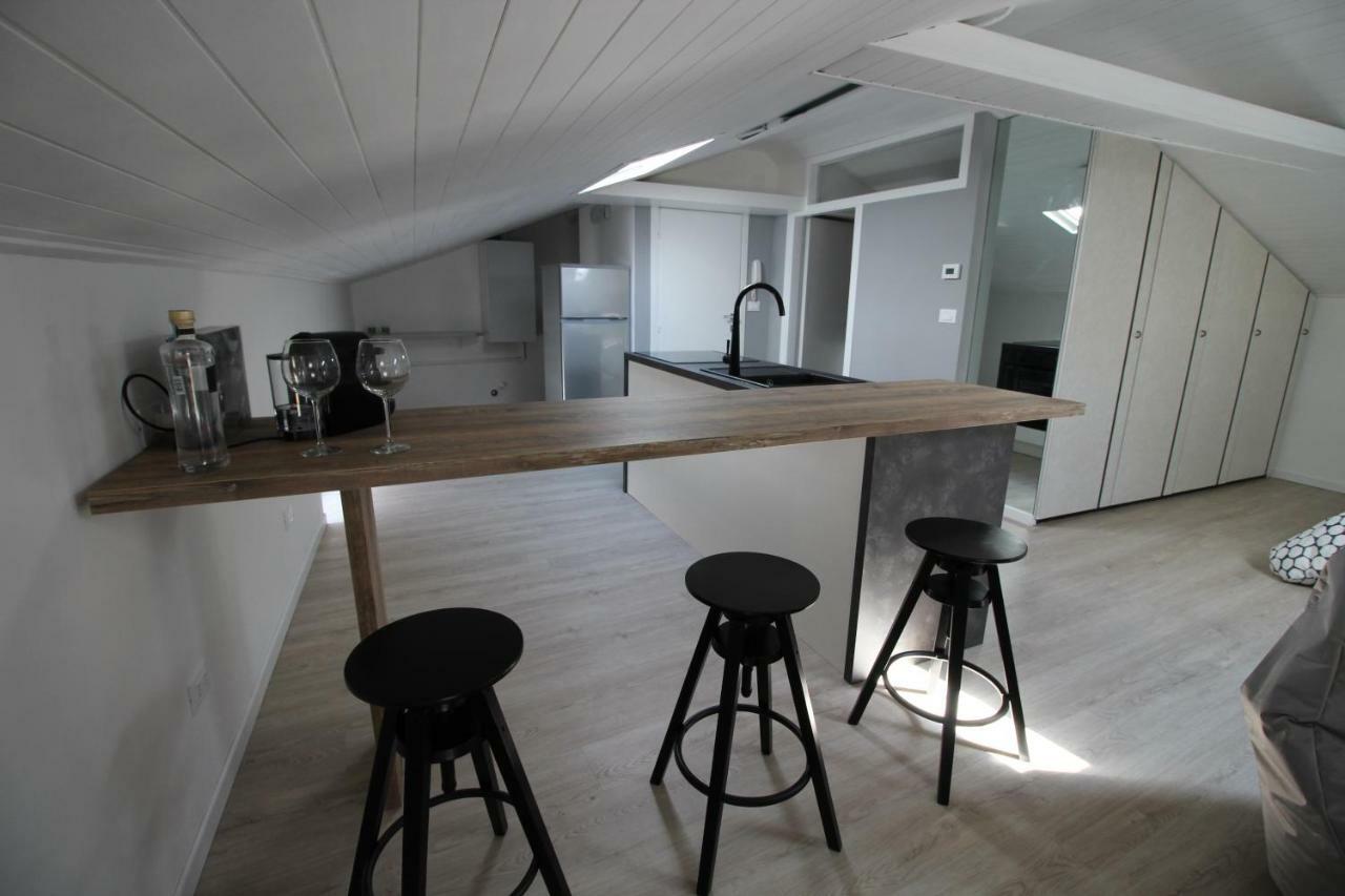 La Mansarda Di Juliette Appartement Desenzano del Garda Buitenkant foto