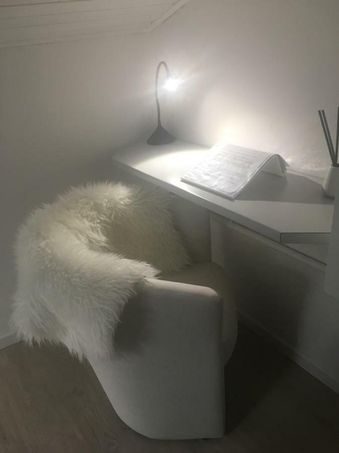 La Mansarda Di Juliette Appartement Desenzano del Garda Buitenkant foto
